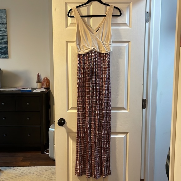 Beautiful Anthropologie Maxi Dress - Picture 2 of 4